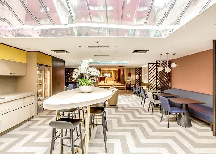 Mercure Paris Arc de Triomphe Etoile