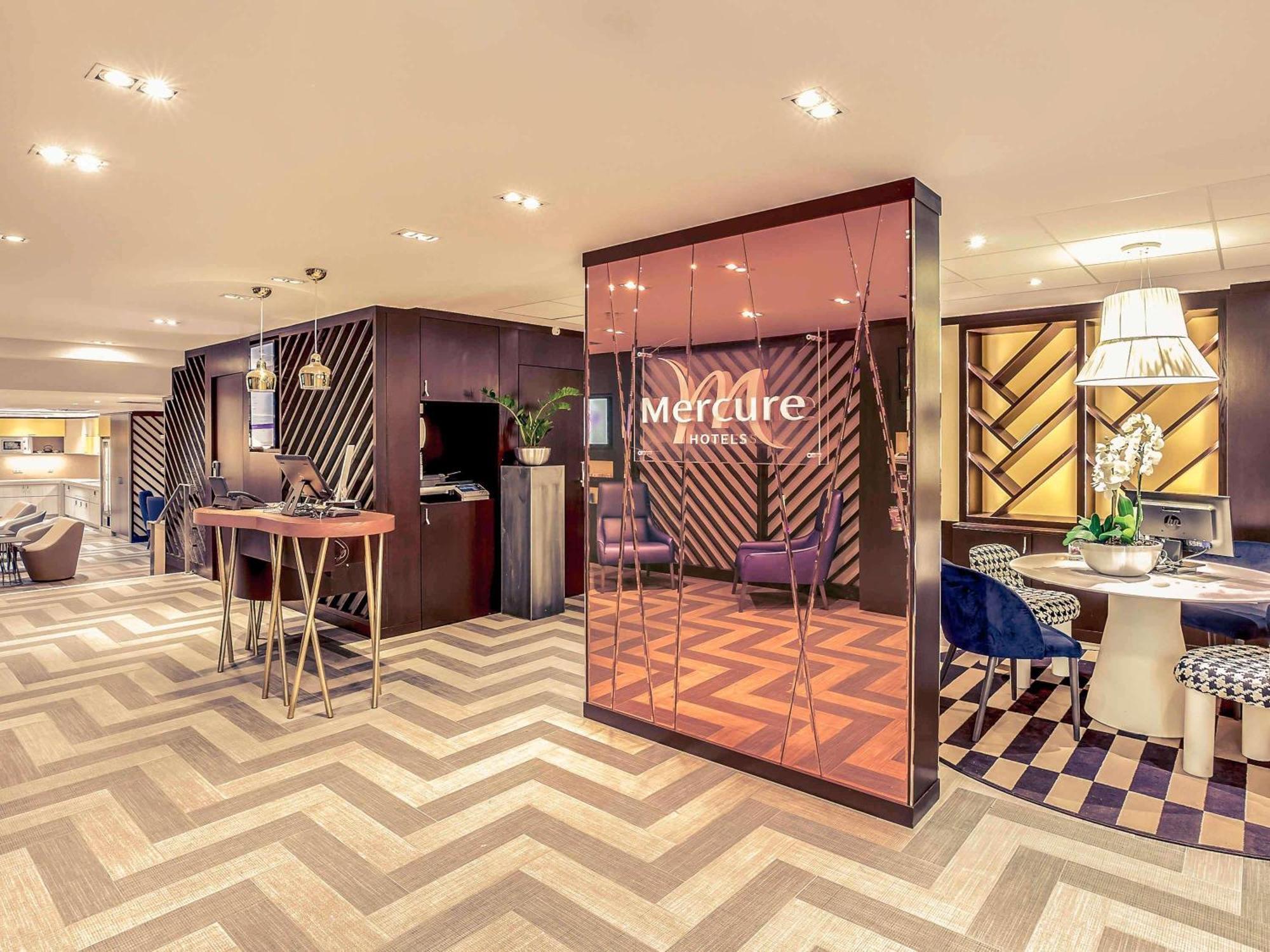 Hotel Mercure Arc De Triomphe Etoile 4*