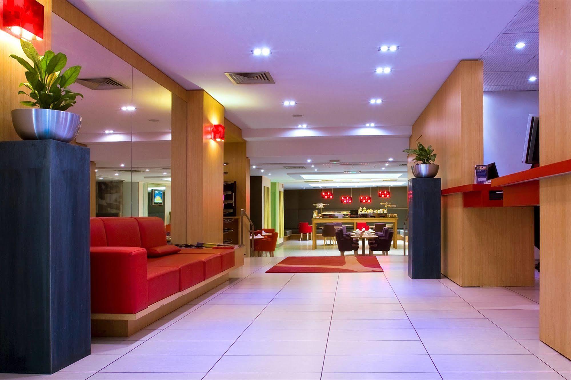 Hotel Mercure Arc De Triomphe Etoile